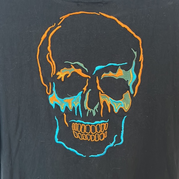 bolongaro trevor t shirt, black, front is plain, back has skeleton face - Picture 3 of 5